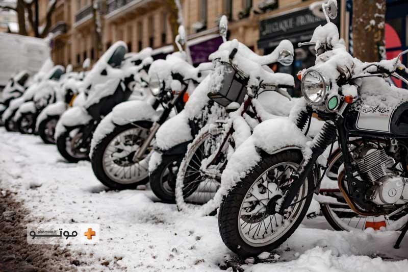 موتور سواری در زمستان 3- فشار باد لاستیک را برای موتور سواری در زمستان بررسی کنید موتور سواری در سرما